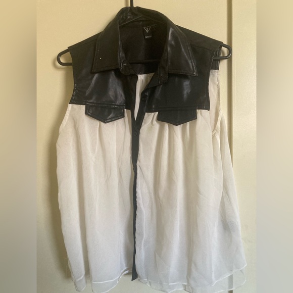 A too from and by Windsor in a 1X and is NWOT - Picture 3 of 5